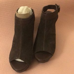 Super Stylish Korkease Shoes